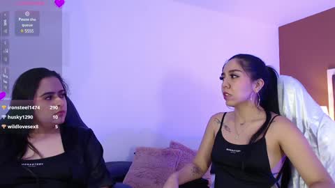 Snapshot of karolandmichel chatting on 01-24-25, 05:42 Karol and Michel online show from 01-24-25, 05:42