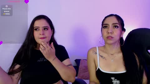 Snapshot of karolandmichel chatting on 01-28-25, 11:49 Karol and Michel online show from 01-28-25, 11:49