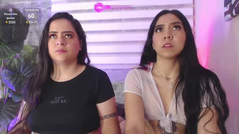 Snapshot of karolandmichel chatting on 03-10-25, 12:15 Karol and Michel online show from 03-10-25, 12:15