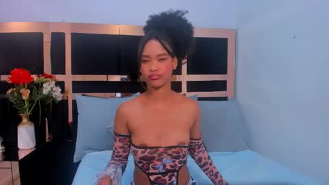 Snapshot of karolebonyy chatting on 11-17-25, 04:13 Karol online show from 11-17-25, 04:13