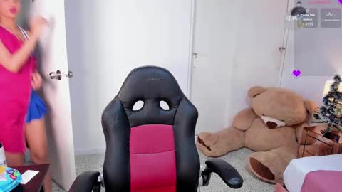 Snapshot of karolebonyy chatting on 12-01-25, 01:49 Karol online show from 12-01-25, 01:49