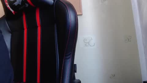 Snapshot of karolhorny96 chatting on 02-19-25, 02:12 Karol online show from 02-19-25, 02:12