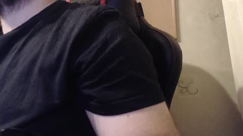 Snapshot of karolhorny96 chatting on 10-30-25, 09:48 Karol online show from 10-30-25, 09:48