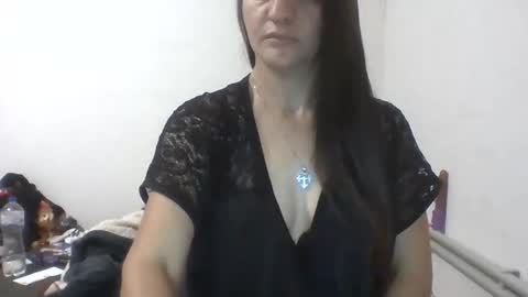 Snapshot of karolinacel chatting on 10-24-25, 06:59 karolinacel online show from 10-24-25, 06:59
