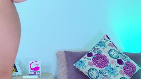 Snapshot of karolinahil chatting on 01-16-25, 02:09 karolinahill online show from 01-16-25, 02:09