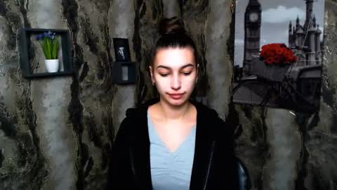 Karolina online show from 02-18-25, 10:49