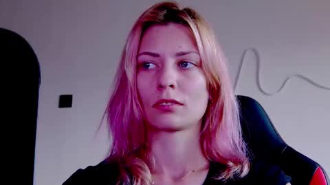 karoline121 online show from 11-04-25, 09:41