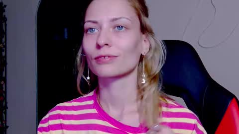 karoline121 online show from 11-07-25, 08:53