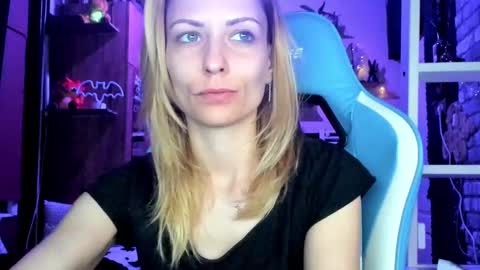 karoline121 online show from 03-19-26, 05:06