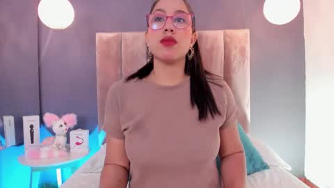 Karoline  online show from 09-16-25, 12:17