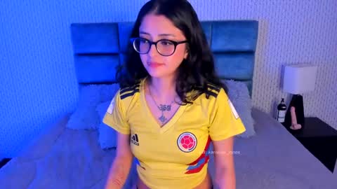 Snapshot of karoline_jones_ chatting on 02-09-25, 11:46 Karoline online show from 02-09-25, 11:46