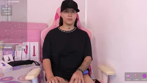 Snapshot of karollhorny chatting on 03-06-25, 07:54 Karol online show from 03-06-25, 07:54