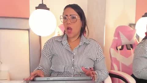 Snapshot of karolwest_ chatting on 11-29-25, 11:24 karolwest_ online show from 11-29-25, 11:24