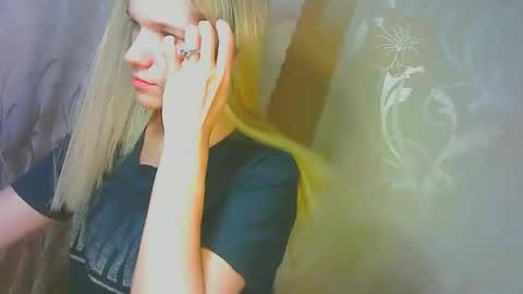 Caroline Fox online show from 09-10-25, 10:15