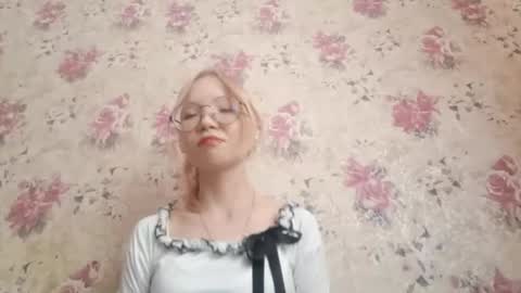 Snapshot of karoncabeza chatting on 02-25-26, 07:18 Sara online show from 02-25-26, 07:18