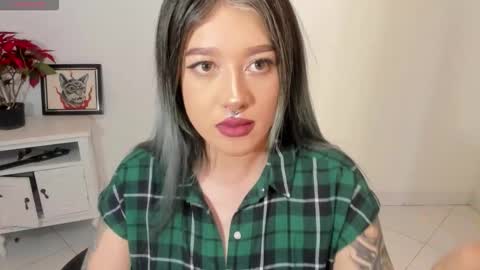 Alicia online show from 11-22-25, 09:14