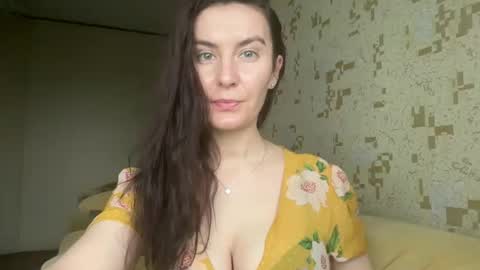 Snapshot of katalinaqe chatting on 02-14-26, 09:06 KatalinaQE online show from 02-14-26, 09:06