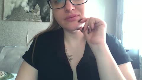 Snapshot of katarios_x chatting on 09-29-25, 04:06 katarios online show from 09-29-25, 04:06