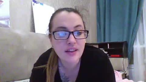 Snapshot of katarios_x chatting on 10-26-25, 05:19 katarios online show from 10-26-25, 05:19