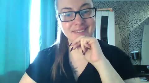 Snapshot of katarios_x chatting on 11-15-25, 09:28 katarios online show from 11-15-25, 09:28