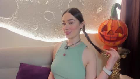 Kate online show from 10-31-25, 10:00