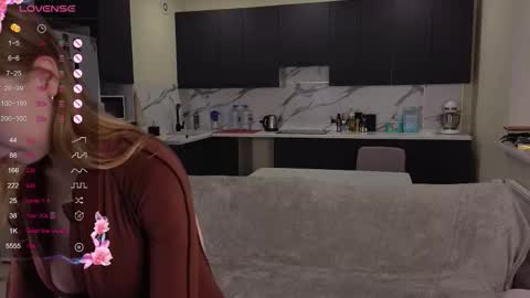 Snapshot of kate_krayy chatting on 10-28-25, 04:53 kate_krayy online show from 10-28-25, 04:53