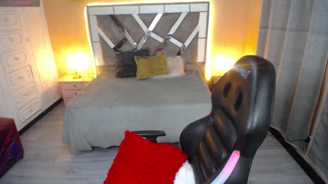 kate_lawrence_ online show from 02-08-25, 03:30