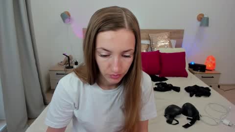 kate_redgar online show from 09-17-25, 09:33