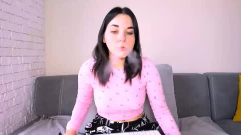 KATE online show from 10-19-25, 04:57