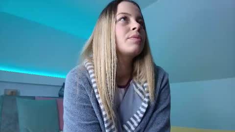 KateAllyaa online show from 12-21-25, 05:03