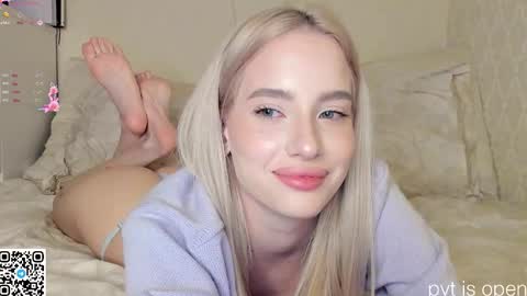 Snapshot of katebremar chatting on 02-10-26, 10:47 online show from 02-10-26, 10:47