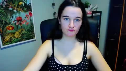 Snapshot of katedesire chatting on 12-15-24, 05:31 Kate online show from 12-15-24, 05:31