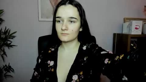 Snapshot of katedesire chatting on 02-08-25, 07:48 Kate online show from 02-08-25, 07:48