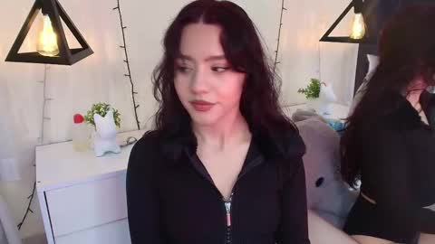 Kate  online show from 11-19-25, 12:05