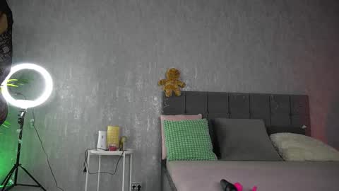 Kate online show from 12-15-25, 07:01