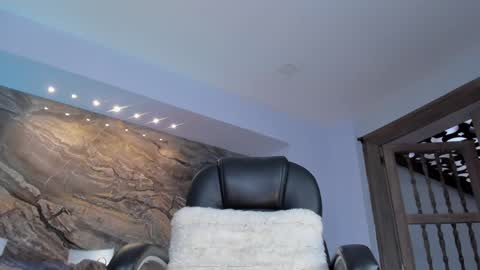  Kate Owens  online show from 02-01-25, 01:30