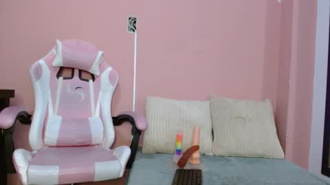 Snapshot of katerose11 chatting on 03-10-25, 12:59 Kate online show from 03-10-25, 12:59