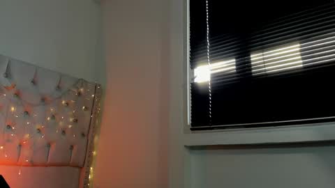 Snapshot of katestone_again chatting on 01-10-25, 02:34 love meeee online show from 01-10-25, 02:34