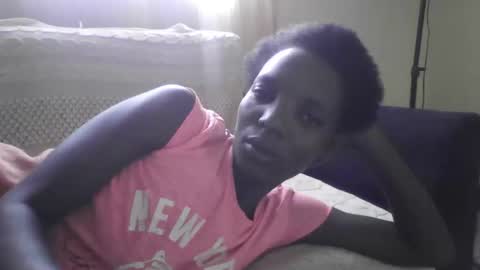 Snapshot of katharinah chatting on 03-12-26, 11:27 katharinah online show from 03-12-26, 11:27