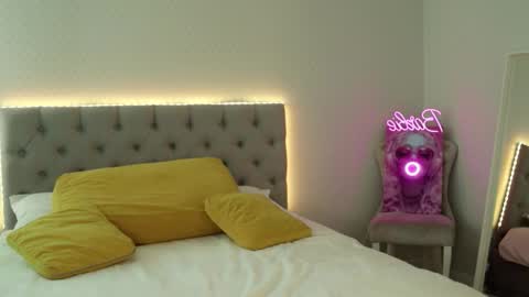 katherinepinke online show from 10-17-25, 05:10