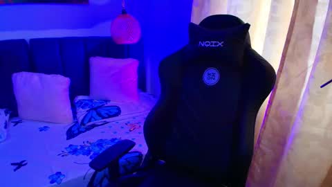 Snapshot of kathi_miler chatting on 11-17-25, 08:25 Kathi online show from 11-17-25, 08:25