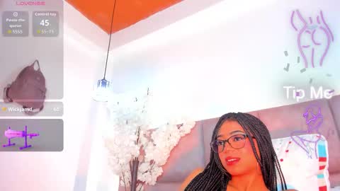 Snapshot of kathiik chatting on 10-21-25, 01:06 kathiik online show from 10-21-25, 01:06