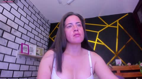 Paola online show from 12-12-24, 01:49