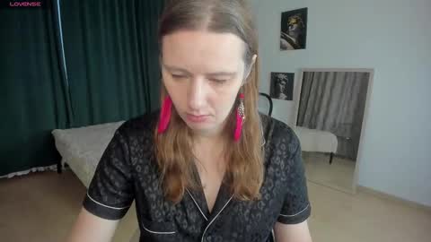 Kathrine online show from 11-20-25, 02:34