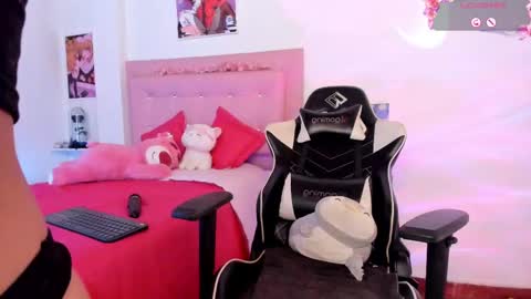 Snapshot of kathyy01 chatting on 11-14-25, 11:24 valentina online show from 11-14-25, 11:24