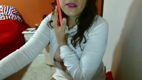 Snapshot of katia_love69 chatting on 02-10-25, 03:42 Katia Love69 online show from 02-10-25, 03:42