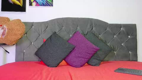 Katia  Rivas online show from 11-26-25, 11:11