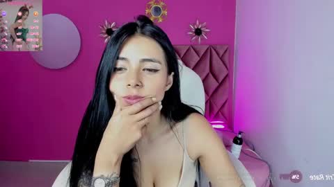 Snapshot of katia_sex25 chatting on 01-14-25, 07:06 Katia online show from 01-14-25, 07:06
