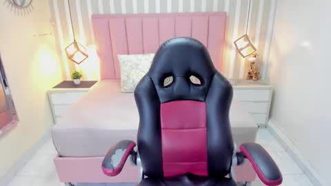 KATIA online show from 11-24-25, 12:05