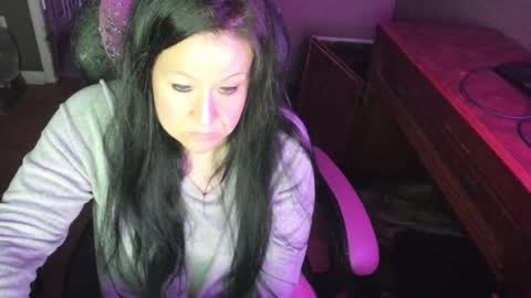 Katie online show from 12-15-24, 04:18